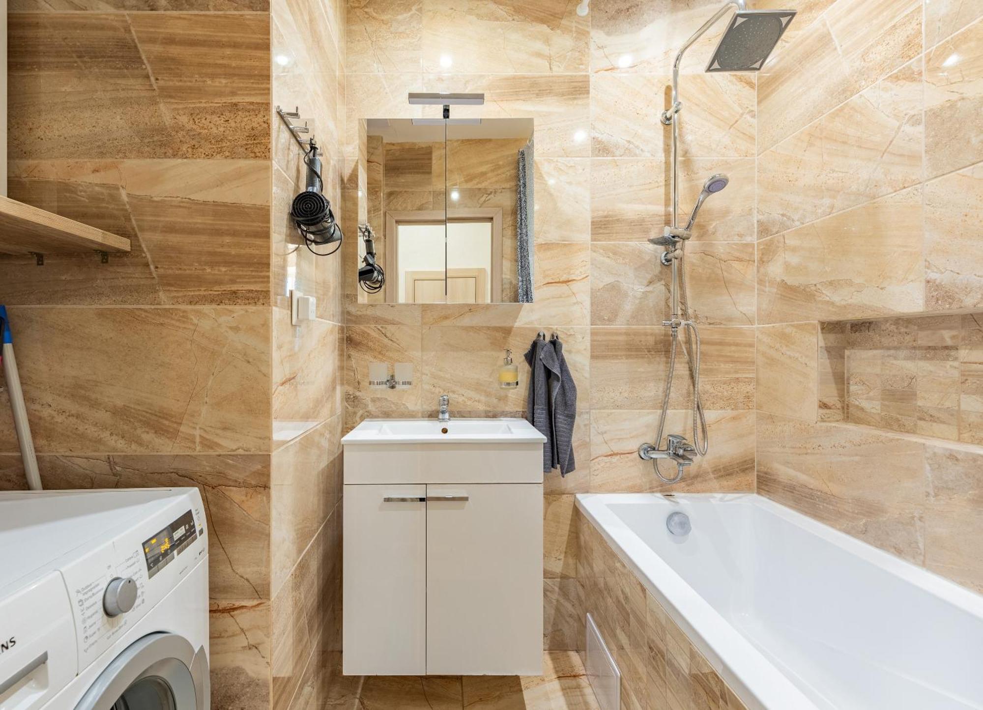 דירות ברטיסלאבה Charming Flat, Steps From Castle - Historic Part מראה חיצוני תמונה