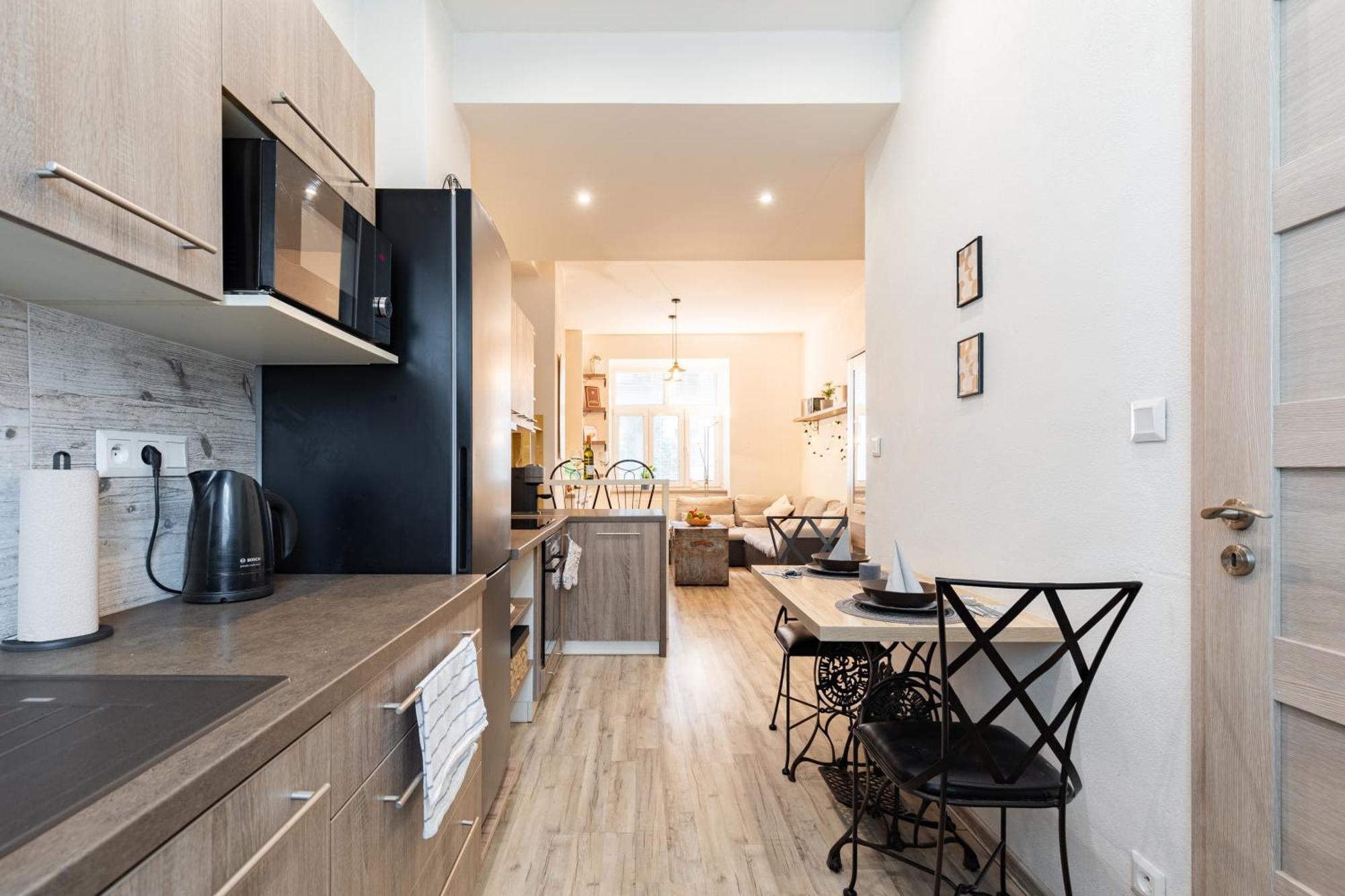דירות ברטיסלאבה Charming Flat, Steps From Castle - Historic Part מראה חיצוני תמונה