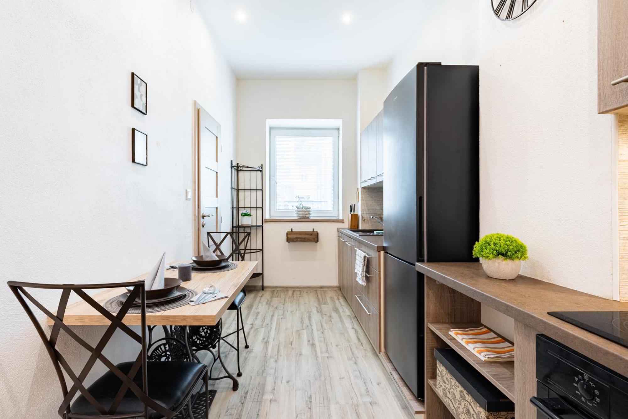 דירות ברטיסלאבה Charming Flat, Steps From Castle - Historic Part מראה חיצוני תמונה